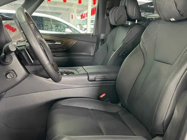 Toyota Alphard — Фото автомобиля 5