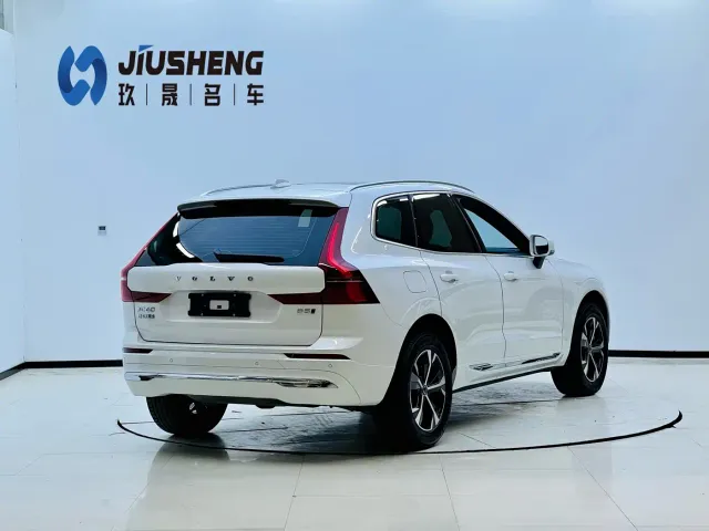 Volvo XC60 — Фото автомобиля 6