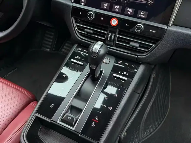 Porsche Macan — Фото автомобиля 12