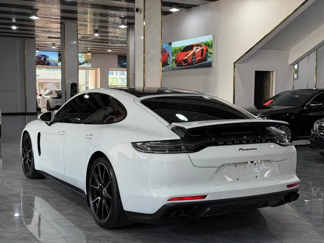 Porsche Panamera — Фото автомобиля 17