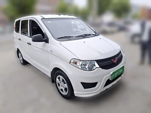 Wuling Hongguang — Фото автомобиля 3