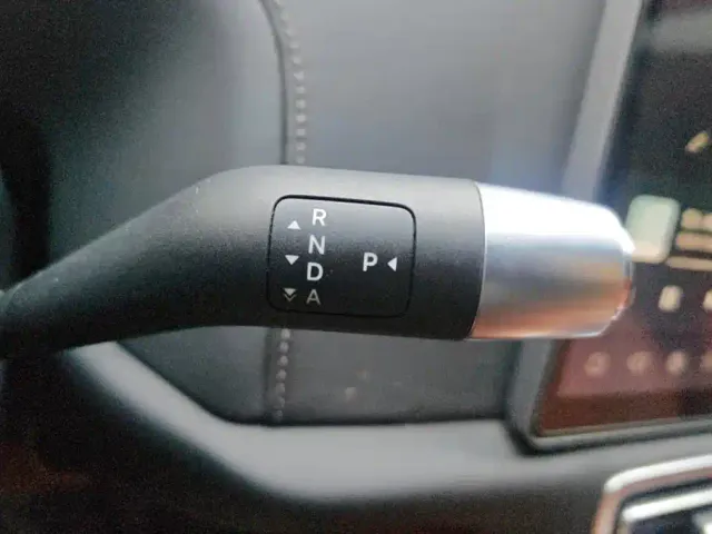 Li Auto L8 — Фото автомобиля 16