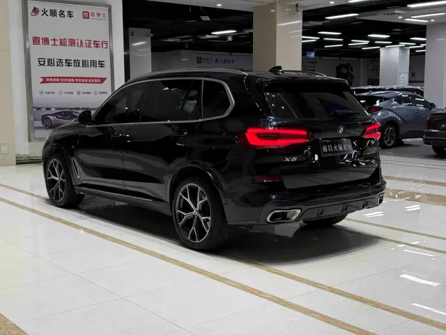 BMW X5 — Фото автомобиля 8
