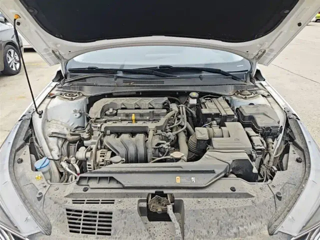 Hyundai Elantra — Фото автомобиля 19