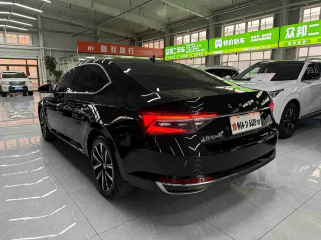 Skoda Superb — Фото автомобиля 6