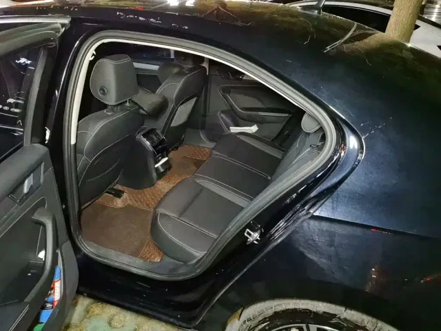 Skoda Superb — Фото автомобиля 13