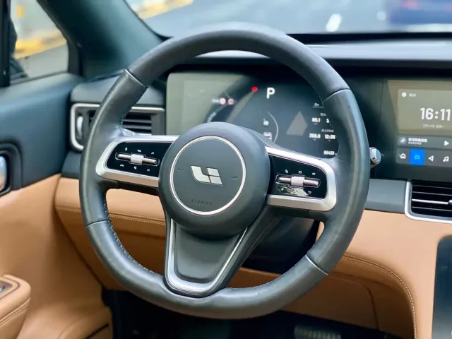 Li Auto ONE — Фото автомобиля 15