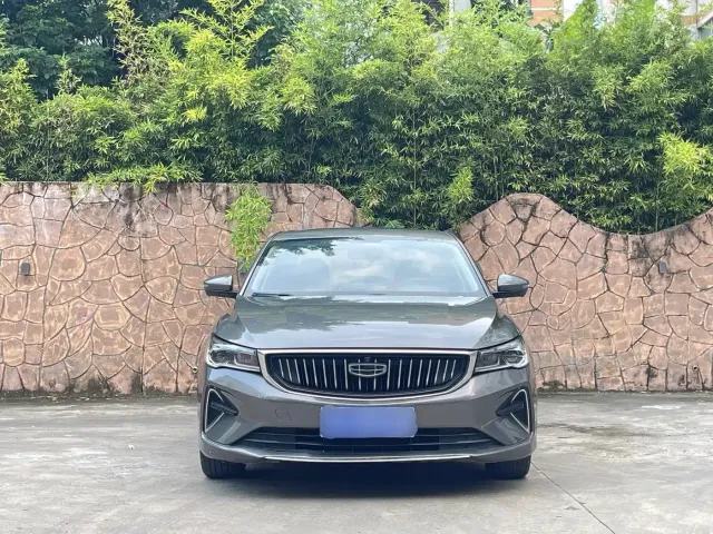 Geely Emgrand — Фото автомобиля 3