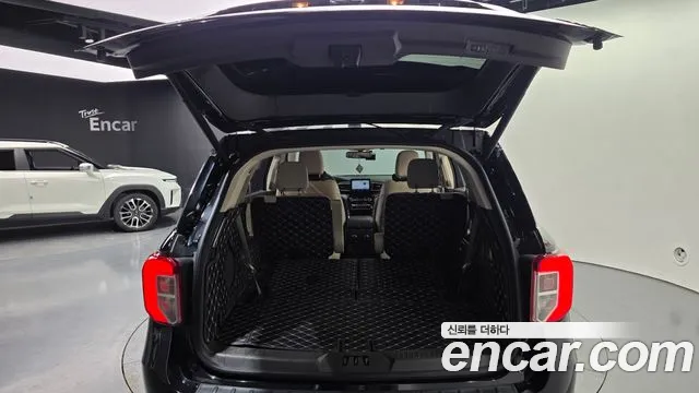 Ford Explorer Explorer 6 поколение 3.0 Platinum 4WD — Фото автомобиля 20