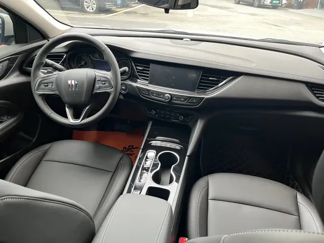 Buick Regal — Фото автомобиля 6