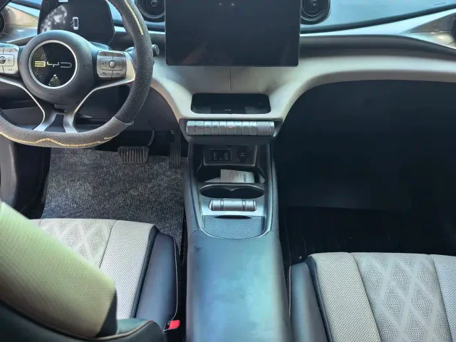 BYD Dolphin — Фото автомобиля 11