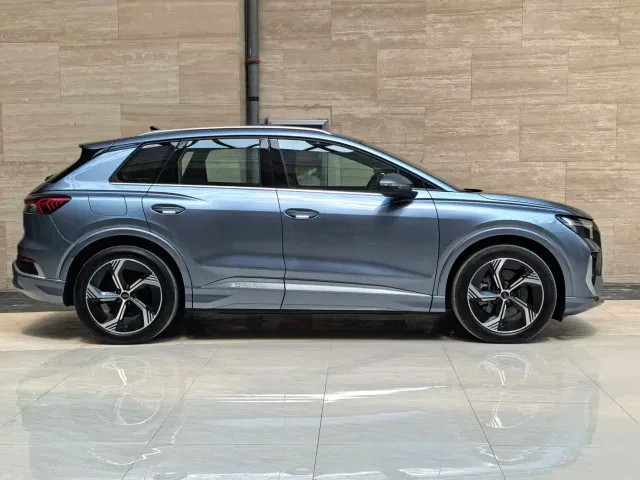 Audi Q4 e-tron — Фото автомобиля 3