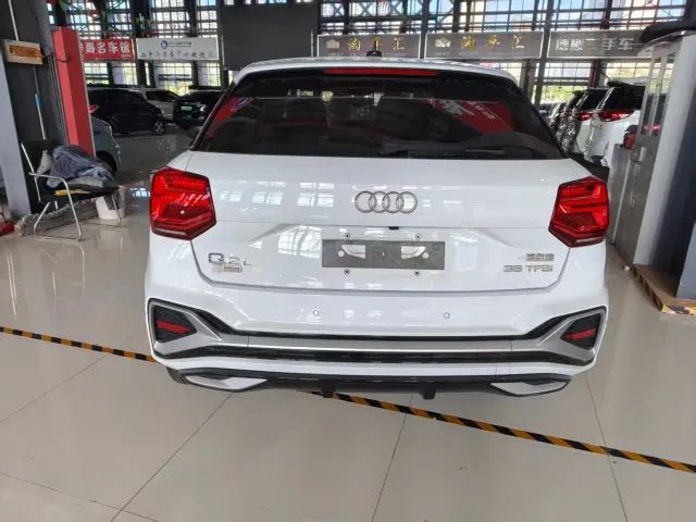 Audi Q2L — Фото автомобиля 14