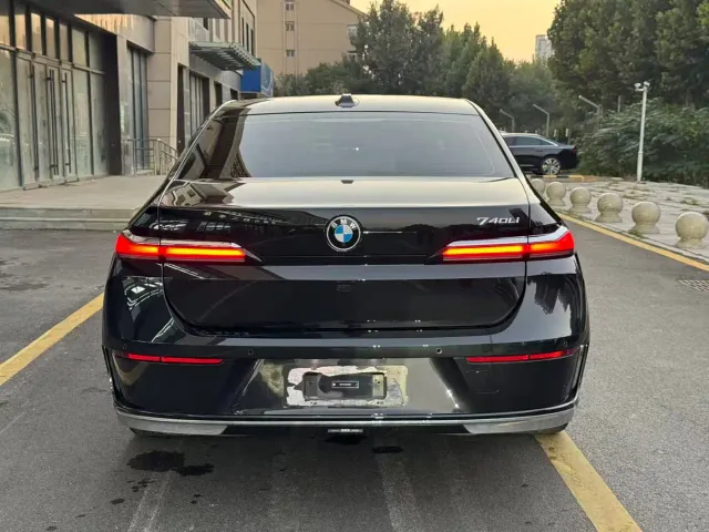 BMW 7 Series — Фото автомобиля 5