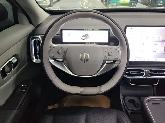 Leapmotor B10 — Фото автомобиля 10