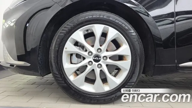 Kia K8 — Фото автомобиля 4