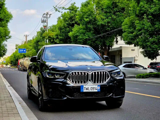 BMW X6 — Фото автомобиля 3