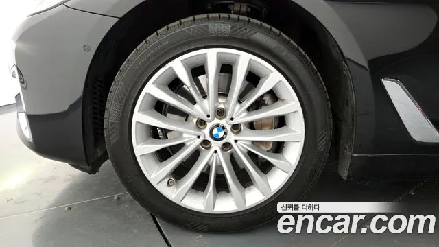 BMW 5-Series 5 серия (G30) 530i xDrive Luxury — Фото автомобиля 5