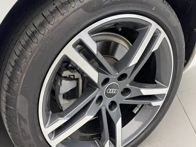 Audi Audi A4L 2022 40 TFSI Luxury Dynamic — Фото автомобиля 11
