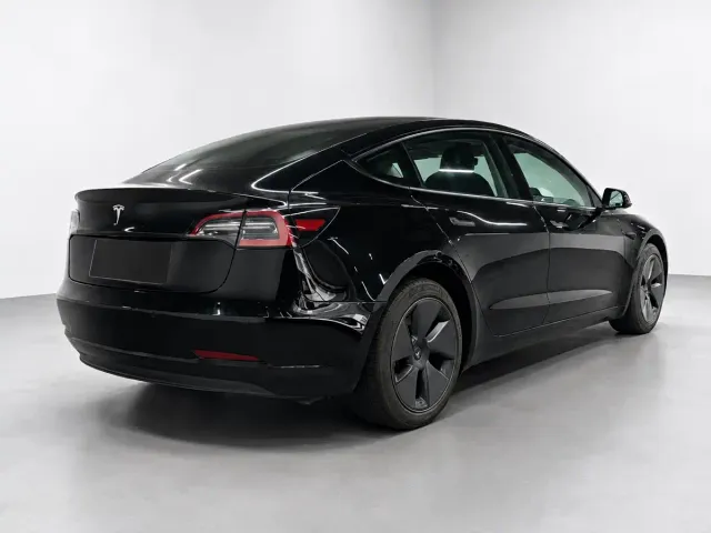 Tesla Model 3 — Фото автомобиля 7