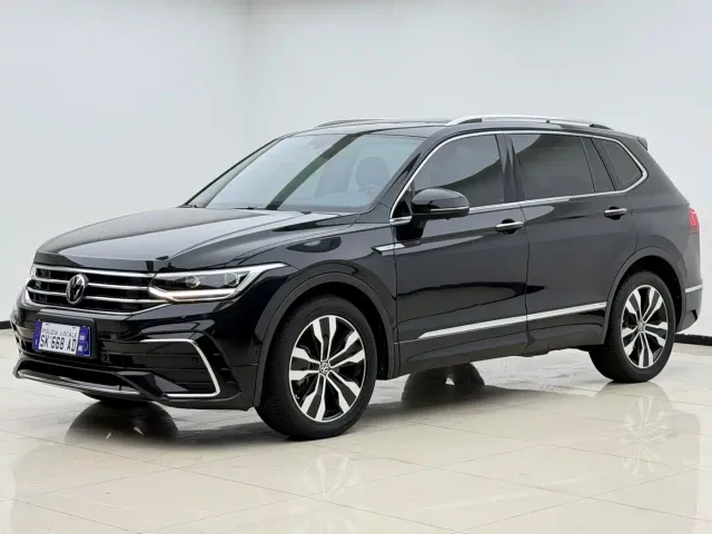 Фотография автомобиля — Volkswagen Tiguan L