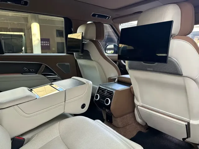 Land Rover Range Rover 2024 3.0 L6 400PS SV Honor Genesis Extended — Фото автомобиля 14