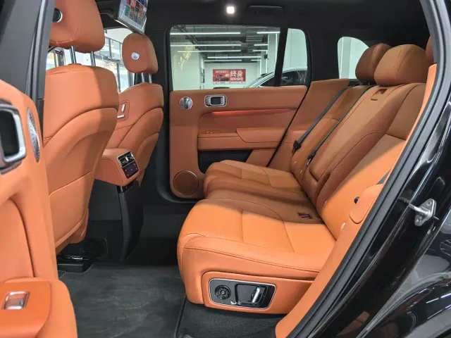 Li Auto L7 — Фото автомобиля 15