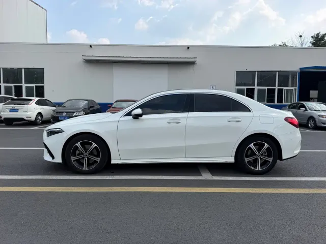 Mercedes-Benz A-Class — Фото автомобиля 10