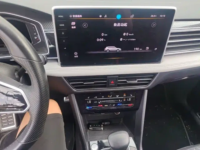 Volkswagen Tiguan L — Фото автомобиля 17