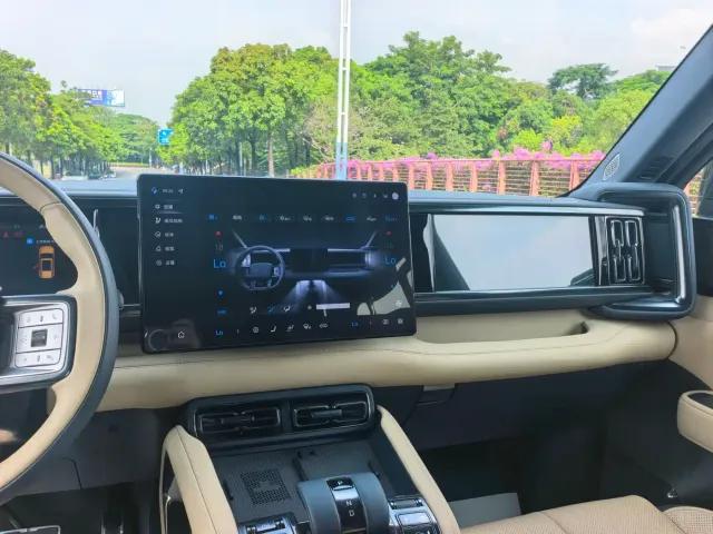BYD FangChengBao Leopard 5 — Фото автомобиля 10