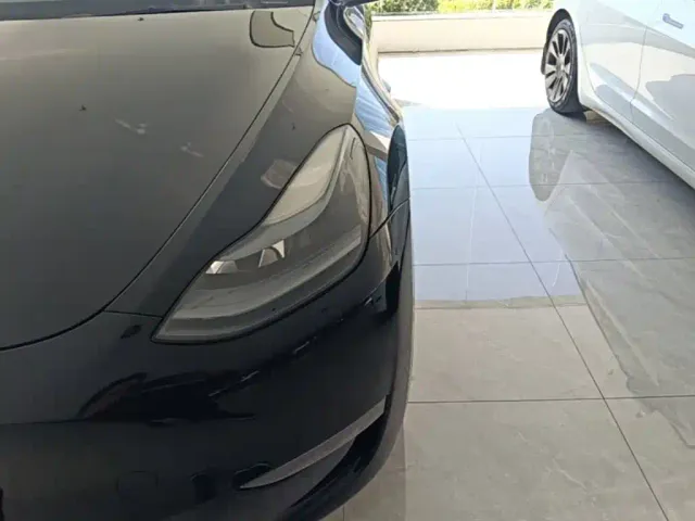 Tesla Model Y — Фото автомобиля 23