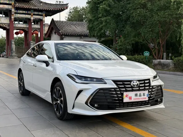 Toyota Avalon — Фото автомобиля 3