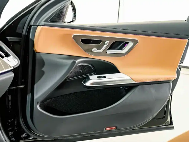 Mercedes-Benz E-Class — Фото автомобиля 16