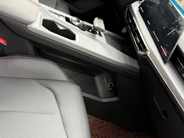 Changan Oshan Changan Oshan Z6 2022 Blue Whale 1.5T DCT Intelligent Enjoyment — Фото автомобиля 18