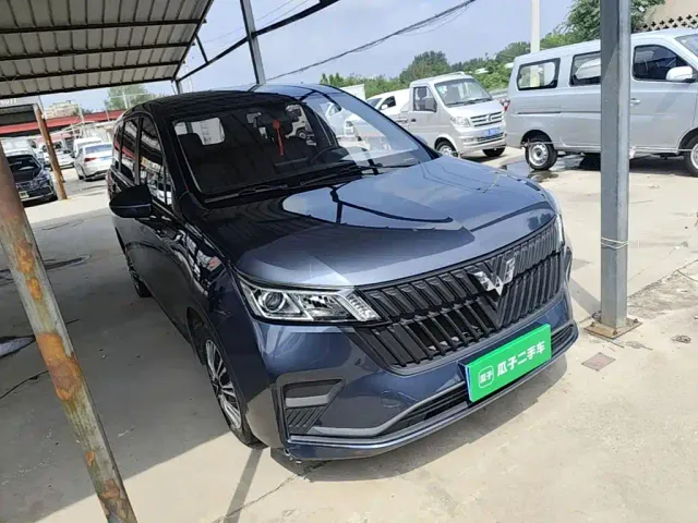 Wuling Jiachen — Фото автомобиля 3