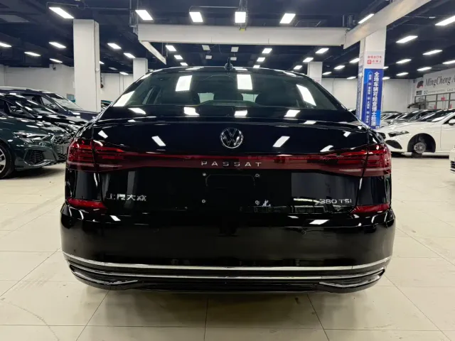 Volkswagen Passat — Фото автомобиля 5