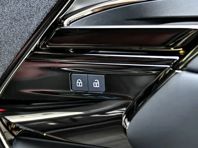 Land Rover Range Rover Sport — Фото автомобиля 28