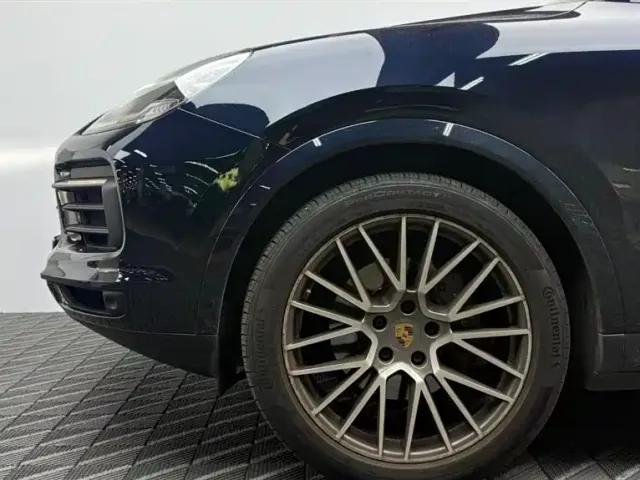 Porsche Cayenne — Фото автомобиля 8