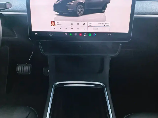 Tesla Model Y — Фото автомобиля 9