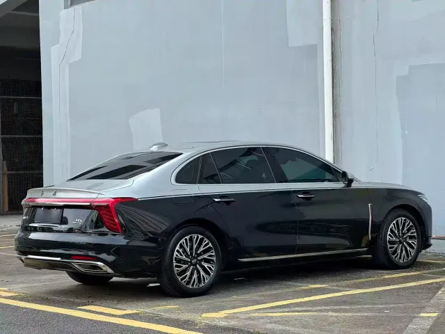Hongqi H5 — Фото автомобиля 6
