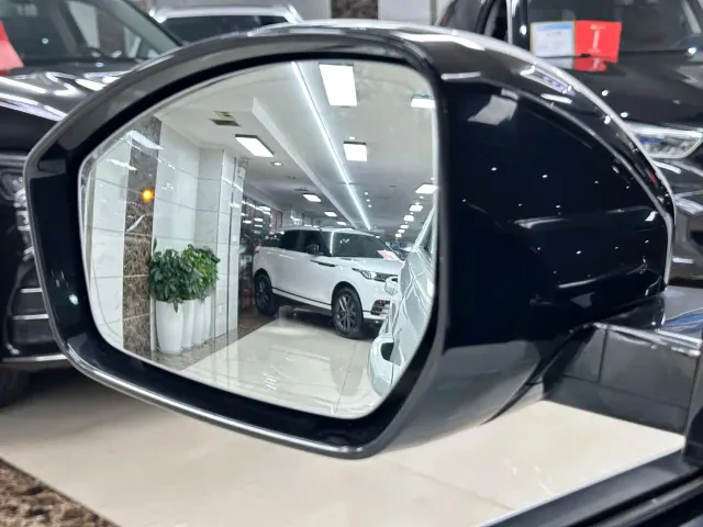 Land Rover Discovery Sport — Фото автомобиля 22