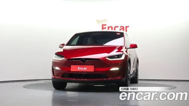 Tesla Model X — Фото автомобиля 2