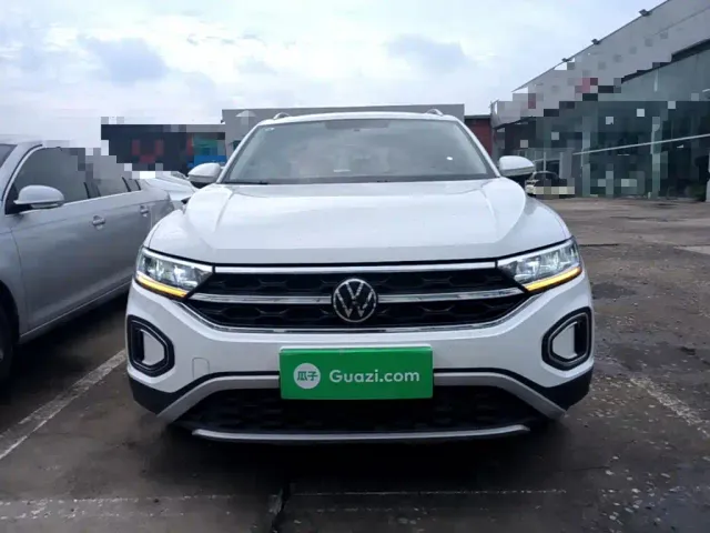Volkswagen T-Roc — Фото автомобиля 2