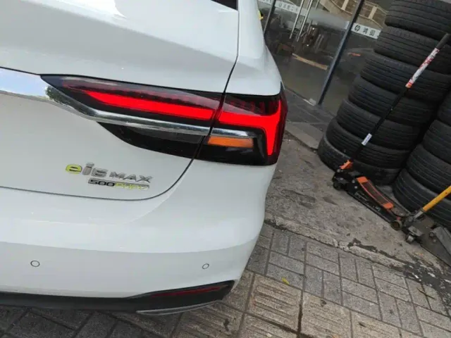 Roewe i6 MAX EV — Фото автомобиля 7