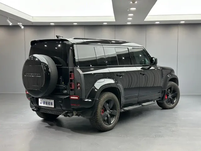 Land Rover Defender — Фото автомобиля 4