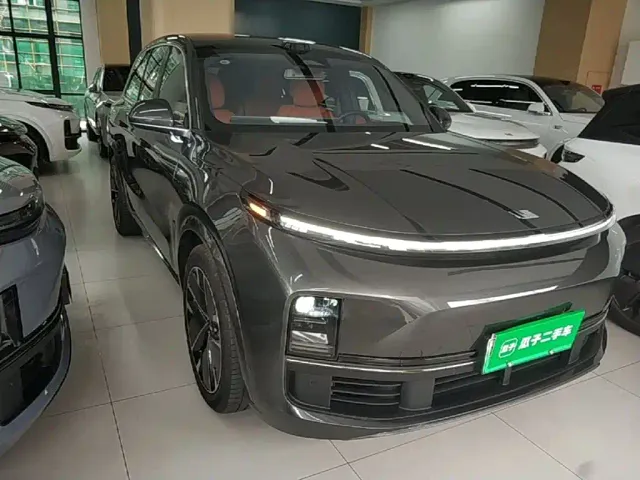 Li Auto L8 — Фото автомобиля 3