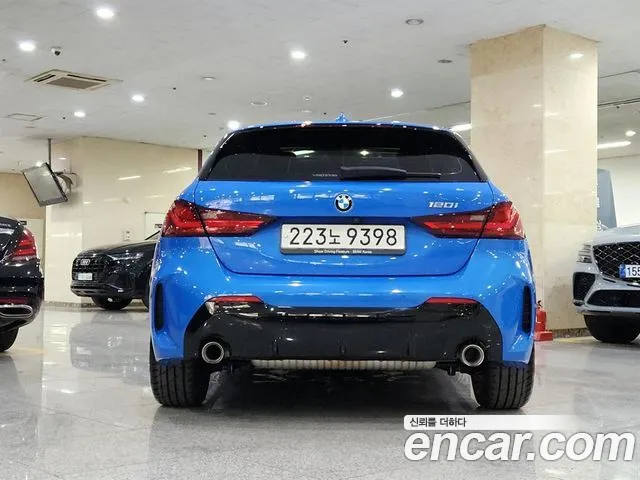 BMW 1 Series F40 — Фото автомобиля 4