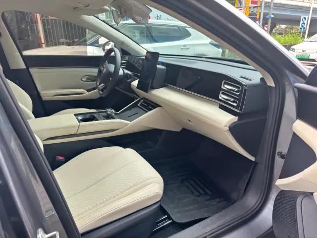BYD Qin L — Фото автомобиля 7