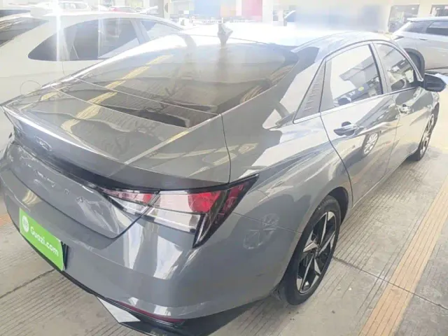 Hyundai Elantra — Фото автомобиля 6