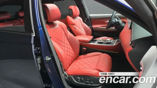 Genesis GV70 — Фото автомобиля 18